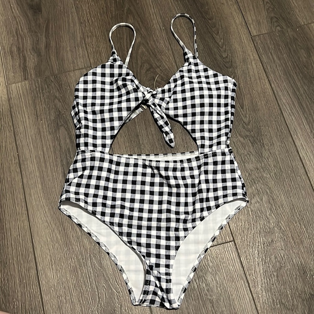 SHEIN One Peice